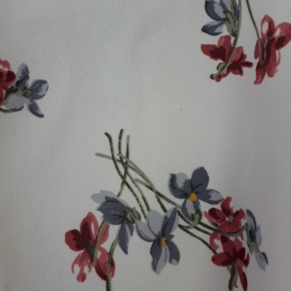 ๐ 3/$12 ROUTE 3 Flower Shirt - Picture 5 of 6